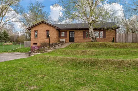 701 Coolidge Pl, Rockford, IL 61107