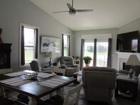562 Rye Ridge Ct, Freeport, IL 61032 photo 11
