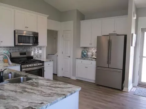 562 Rye Ridge Ct, Freeport, IL 61032 photo 7