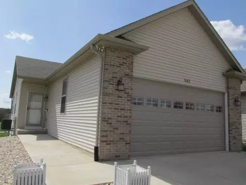 562 Rye Ridge Ct, Freeport, IL 61032 photo 2