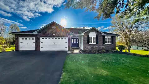 7767 Kylewood Dr, Stillman Valley, IL 61084
