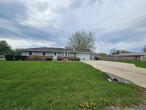 1075 Apple Jack Dr, Machesney Park, IL 61115