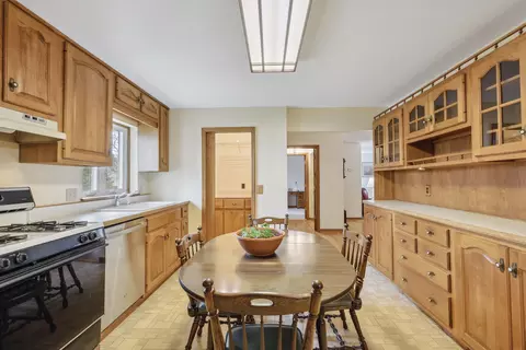 21022 Davis Dr, Malta, IL 60150 photo 11