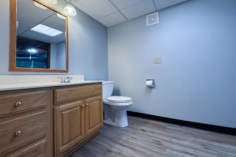 Bath - 10401 Ray Dr, Roscoe, IL 61073 photo 3 of 4