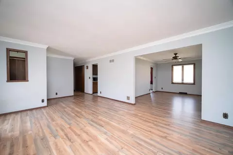 Living - 10401 Ray Dr, Roscoe, IL 61073 photo 3 of 9