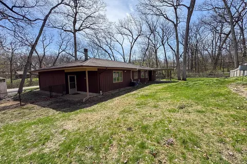 Exterior - 10401 Ray Dr, Roscoe, IL 61073 photo 6 of 8