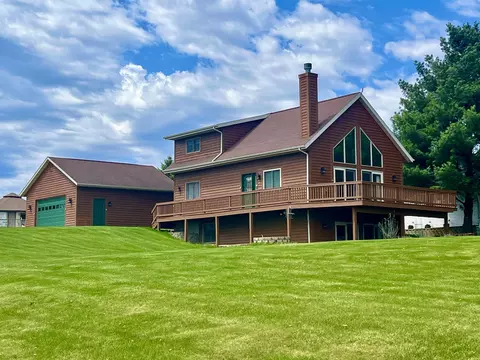 17-123 Hidden Cove Dr, Lanark, IL 61046