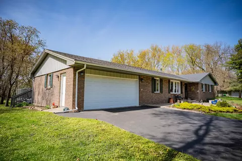 5968 E Bradley Rd, Byron, IL 61010 photo 3