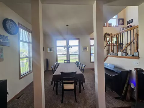 Dining - 615 Biscayne Pl, Roscoe, IL 61073 photo 2 of 6