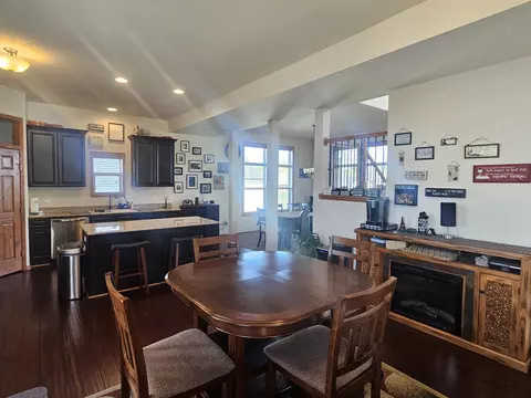 Dining - 615 Biscayne Pl, Roscoe, IL 61073 photo 5 of 6