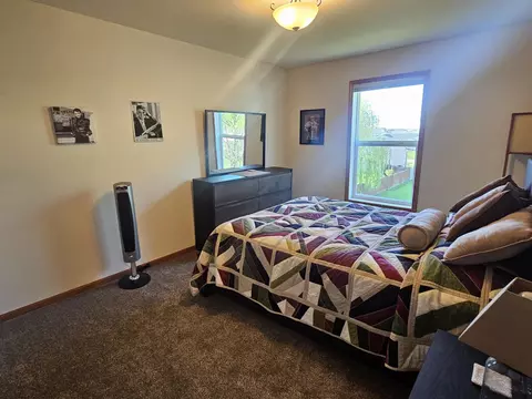 Bedroom - 615 Biscayne Pl, Roscoe, IL 61073 photo 3 of 7