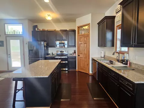 Kitchen - 615 Biscayne Pl, Roscoe, IL 61073 photo 3 of 4