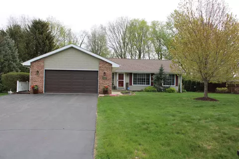13775 De La Tour Ct, Rockton, IL 61072