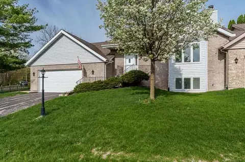 422 Village Wood Ln, Rockton, IL 61072