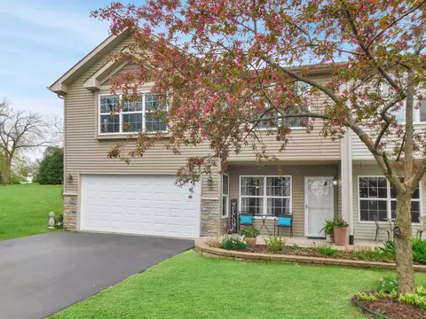 164 River Woods Ln, Rockton, IL 61072