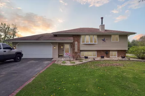 8561 Verde Ct, Byron, IL 61010 photo 4