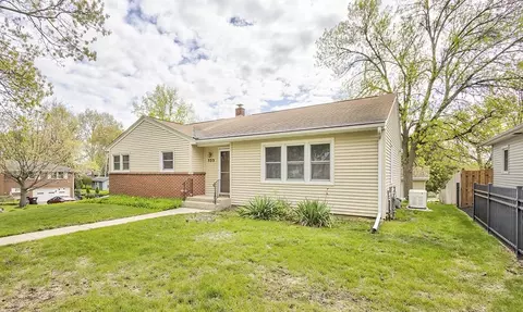 533 Hilton Ave, Rockford, IL 61107