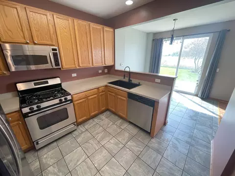 612 Legend Ln, Mchenry, IL 60050 photo 9