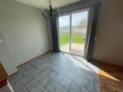 612 Legend Ln, Mchenry, IL 60050 photo 8