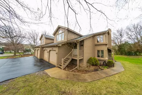 6108 Garrett Ln, Rockford, IL 61107