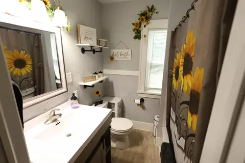 Bath - 1107 S Maple, Freeport, IL 61032 photo 1 of 1