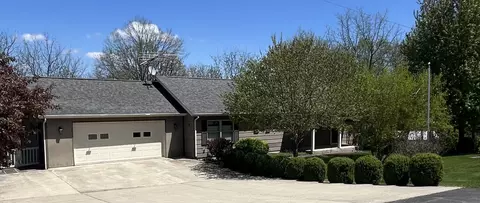 545 S Mapes Dr, Stockton, IL 61085
