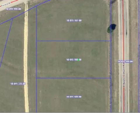 11 E A108 E Apple Canyon Rd, Apple River, IL 61001