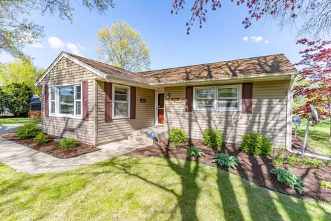 1231 Parkwood Ave, Rockford, IL 61107