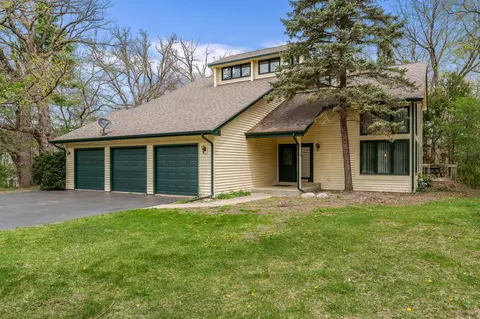 10245 Tybow Trl, Roscoe, IL 61073 photo 2