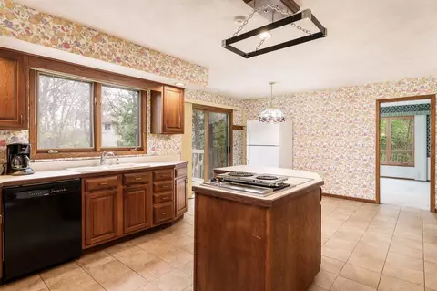 10245 Tybow Trl, Roscoe, IL 61073 photo 17