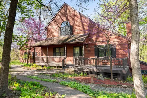 5 Southridge Dr, Galena, IL 61036