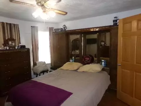Bedroom - 514 E Iroquois, Freeport, IL 61032 photo 2 of 3