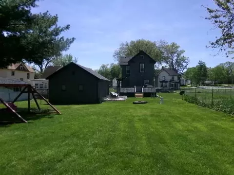 Exterior - 514 E Iroquois, Freeport, IL 61032 photo 7 of 8