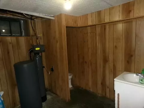 Bath - 514 E Iroquois, Freeport, IL 61032 photo 2 of 2