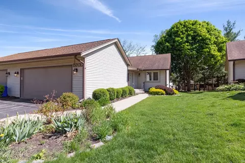5905 Elaine Dr, Rockford, IL 61108