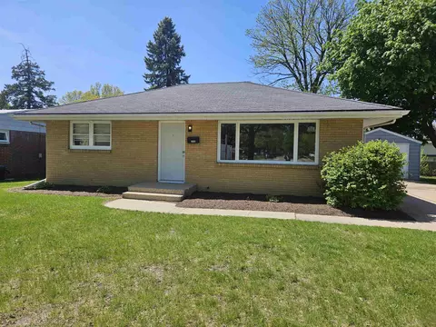 3020 Rockton Ave, Rockford, IL 61103
