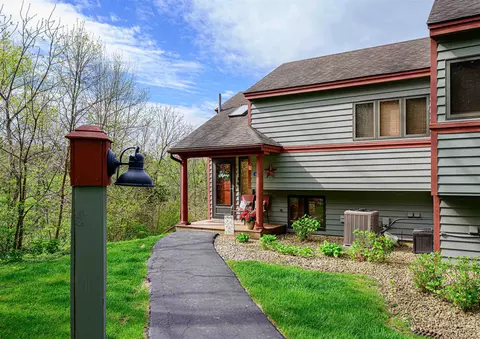 24 Spring Creek Ln, Galena, IL 61036