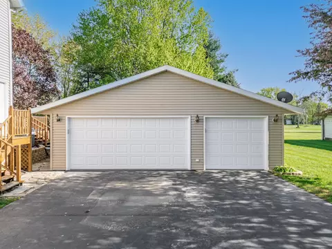 409 E Main St, Durand, IL 61024 photo 10