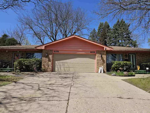 4132 Eastridge Dr, Rockford, IL 61107
