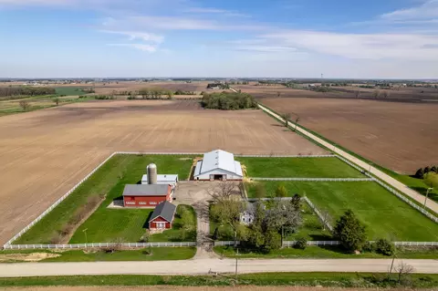 6932 Randall Rd, Poplar Grove, IL 61065