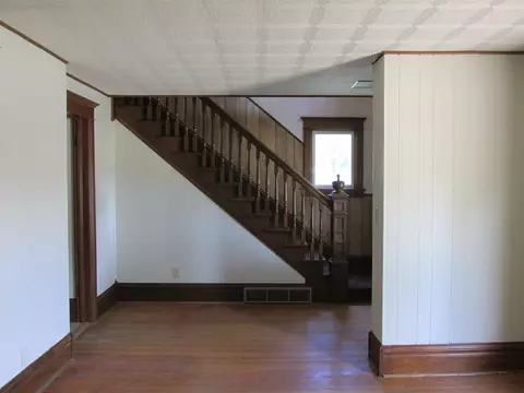 Living - 506 S Garfield St, Leaf River, IL 61047 photo 6 of 7