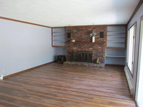Living - 506 S Garfield St, Leaf River, IL 61047 photo 1 of 7