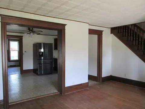 Living - 506 S Garfield St, Leaf River, IL 61047 photo 5 of 7