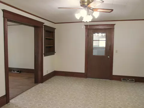 Living - 506 S Garfield St, Leaf River, IL 61047 photo 3 of 7