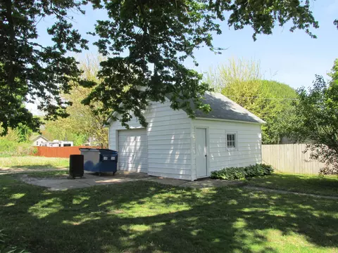 Exterior - 506 S Garfield St, Leaf River, IL 61047 photo 4 of 9