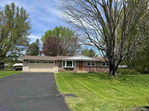 1310 Van Ct, Machesney Park, IL 61115