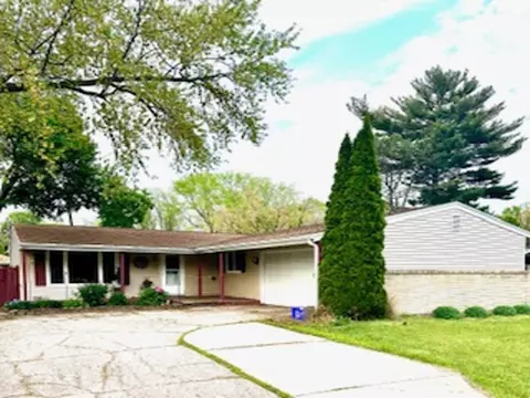 1817 Spring Brook Ave, Rockford, IL 61107 photo 2