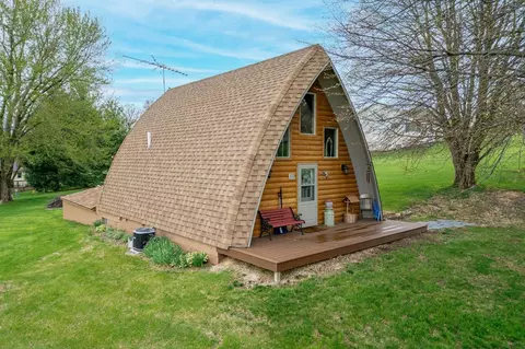 200 Lake Summerset Rd, Lake Summerset, IL 61019
