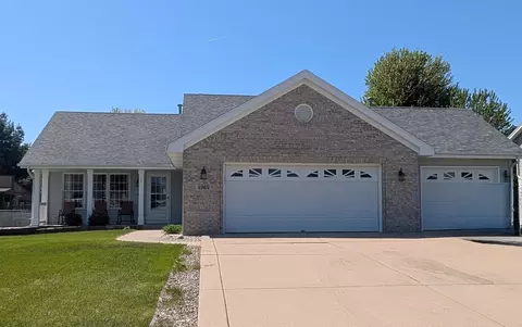 4969 Creekway Pl, Machesney Park, IL 61115