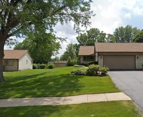 5907 Elaine Dr, Rockford, IL 61108